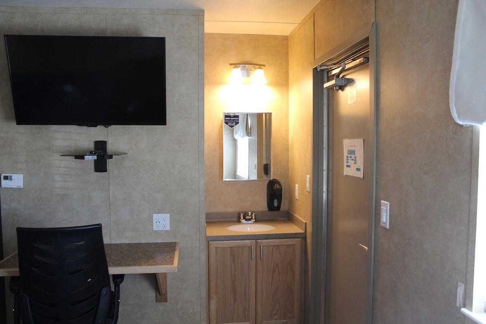 Target Hospitality-Seven Rivers Lodge Carlsbad photo 2