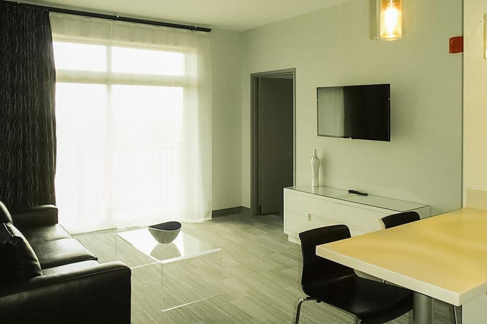 Garland Hotel photo 3