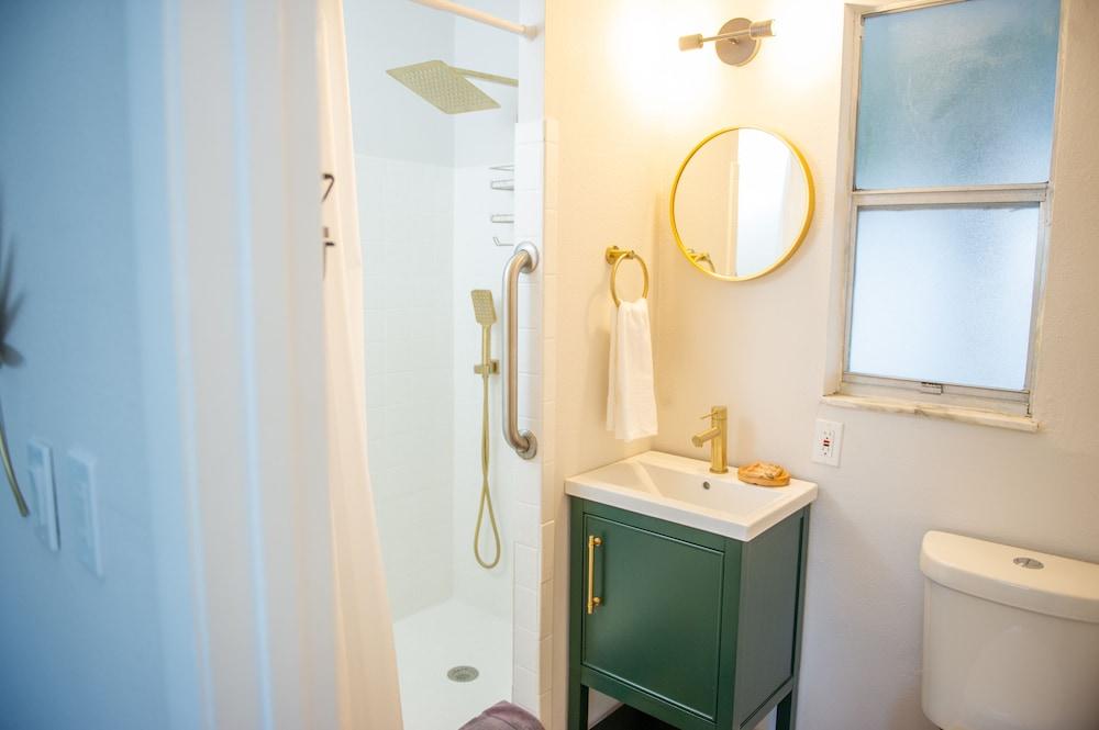 Sunburst Inn photo 87