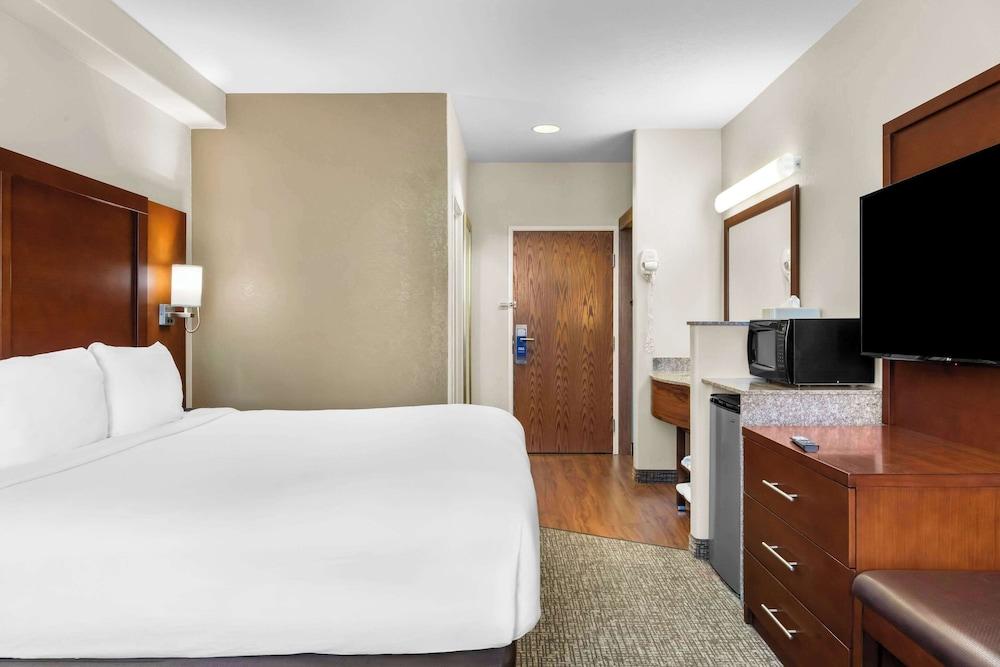 Comfort Inn & Suites Riverton photo 16