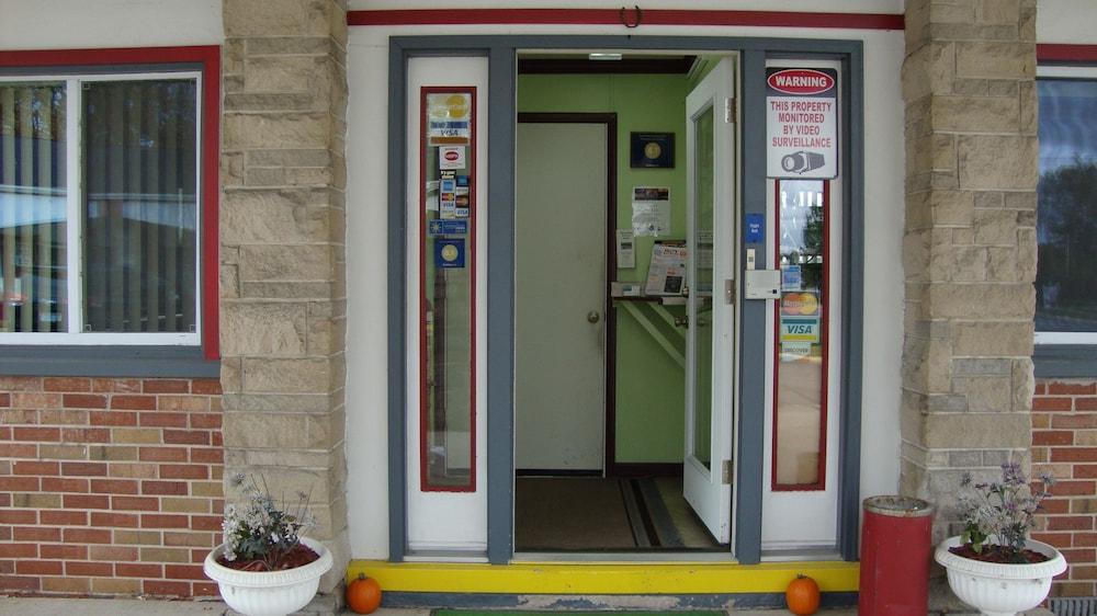 Pinconning Trail Inn Motel photo 3
