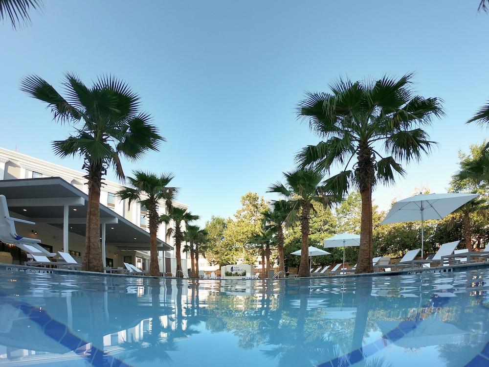 Hotel Indigo Mount Pleasant by IHG photo 28
