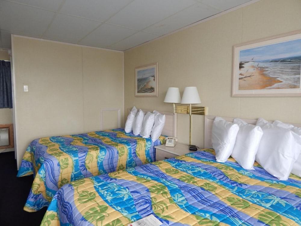 Thunderbird Beach Motel photo 29