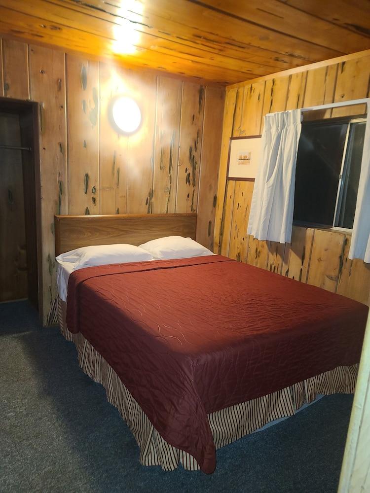 Bigfoot Motel photo 5