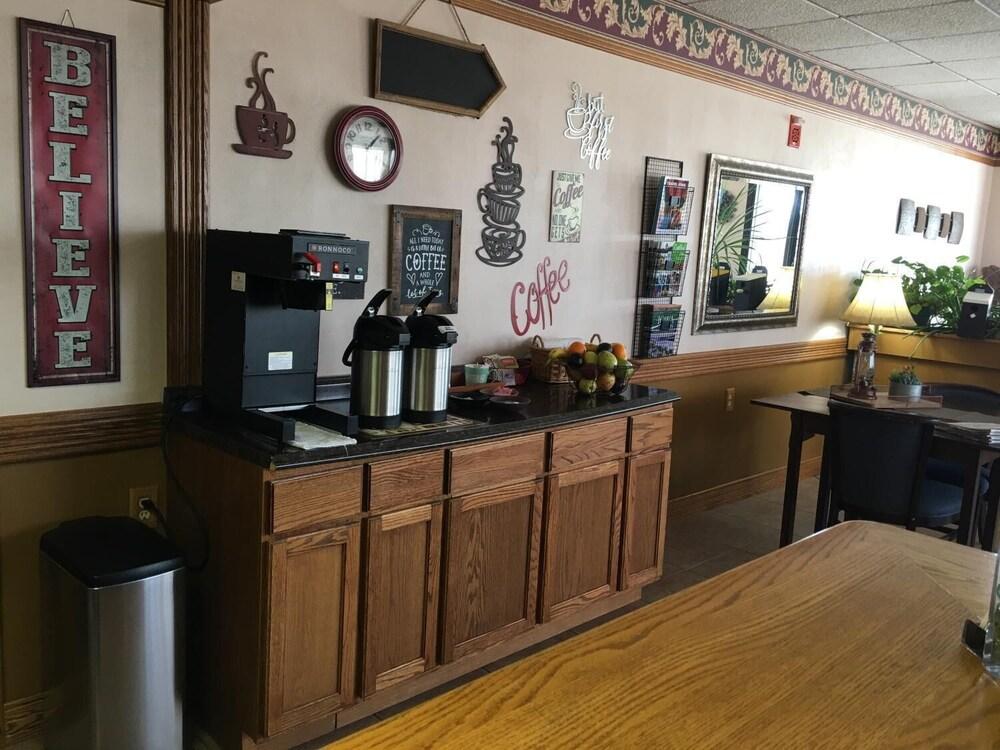 Southfork Motel and Grill photo 14
