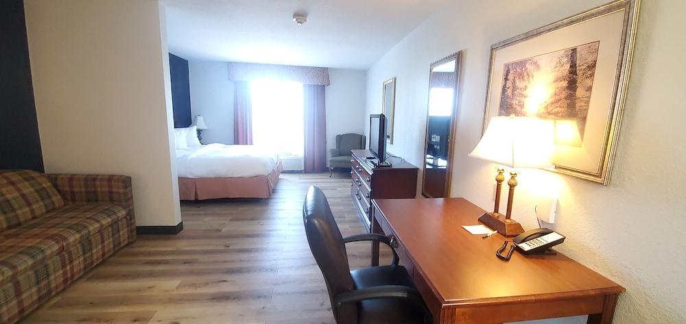 Wingate by Wyndham Youngstown/Austintown photo 5