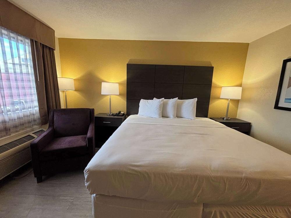 Studio 6 Suites Charlotte, NC - Northlake photo 6