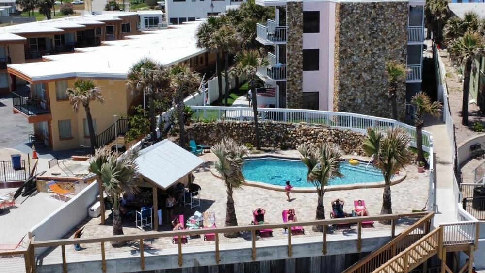 Flamingo Inn Beachfront photo 59