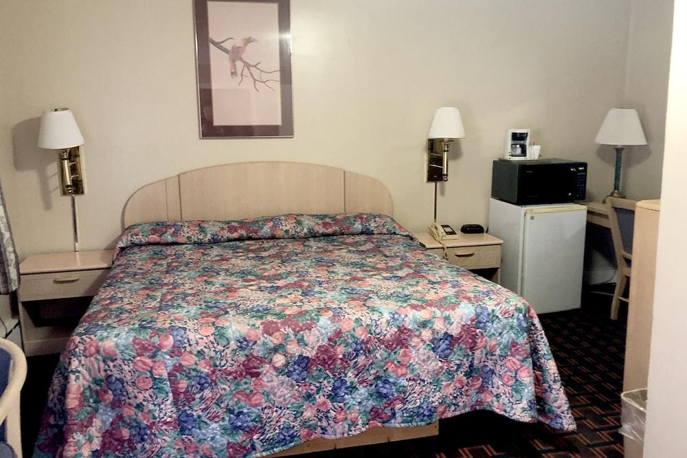 OYO Hotel Starlite Seneca Falls photo 15