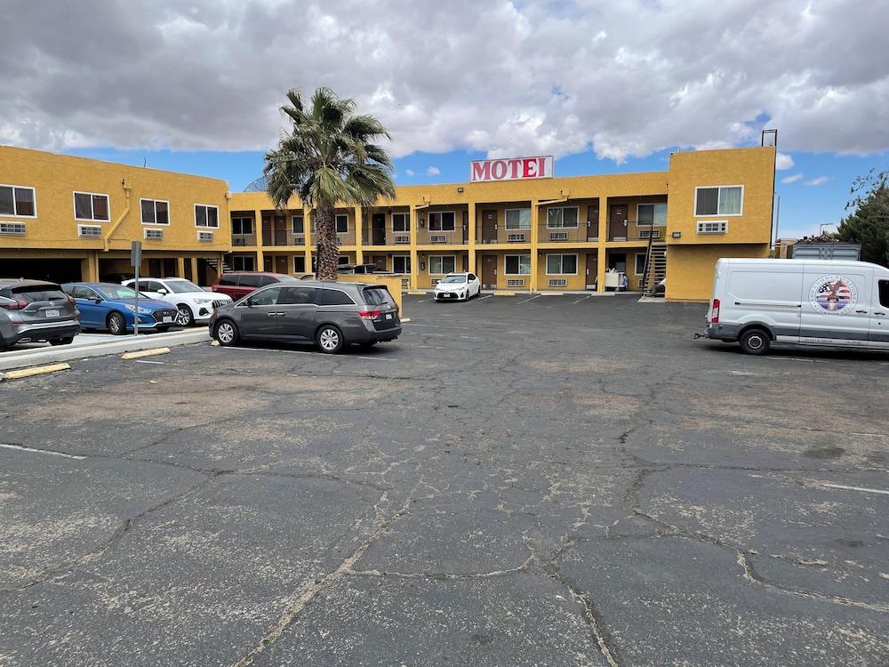 New Budget Inn photo 26