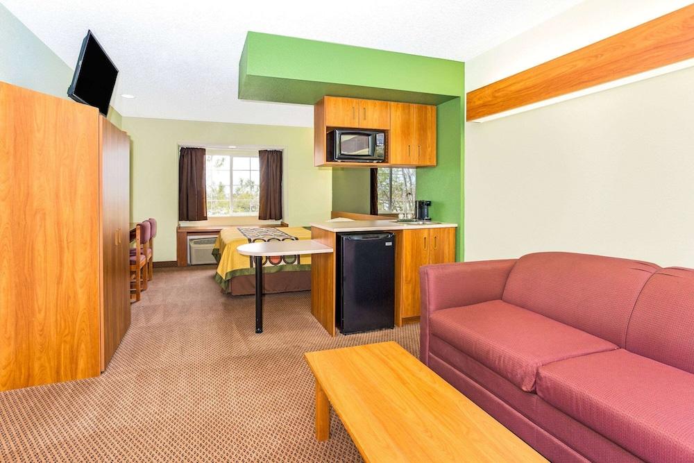 Super 8 by Wyndham Parker/SE Denver Area photo 11