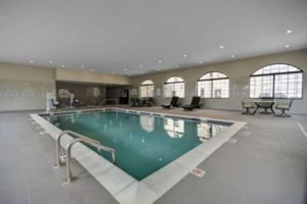 Staybridge Suites Dearborn MI by IHG photo 12