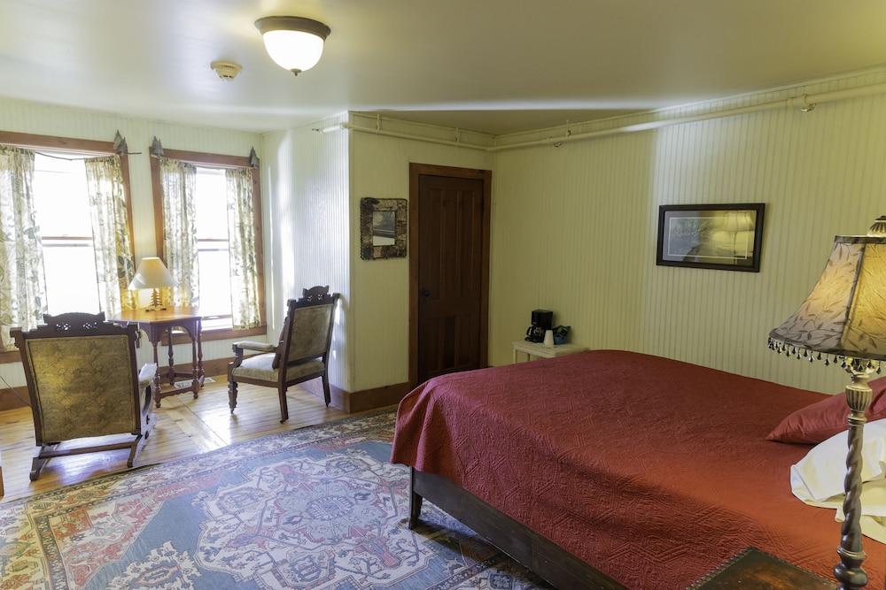 The Woods Inn photo 54