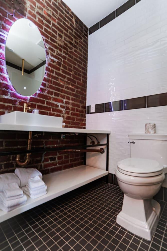 H Hotel photo 37