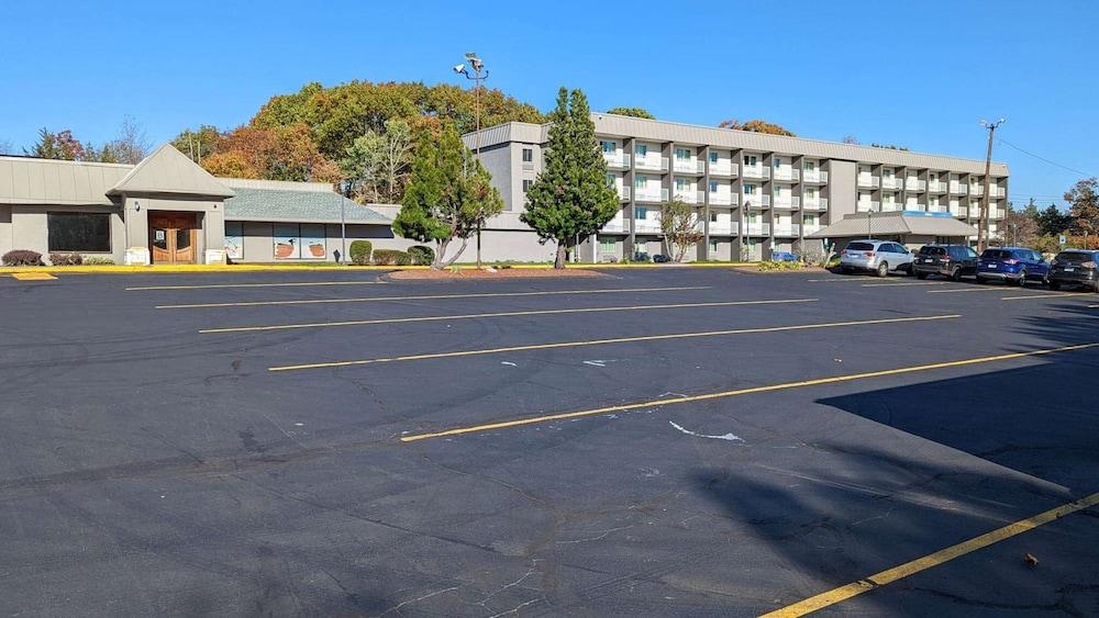 Motel 6 Danvers, MA - Boston North photo 24