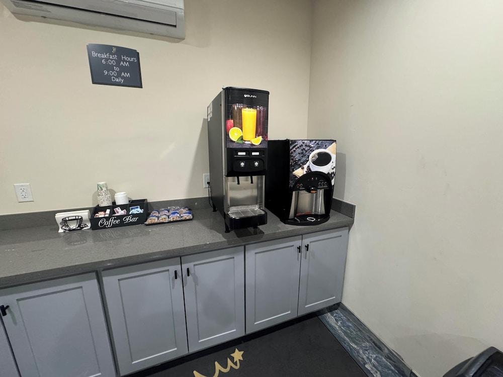 Elite Inn & Suites photo 16