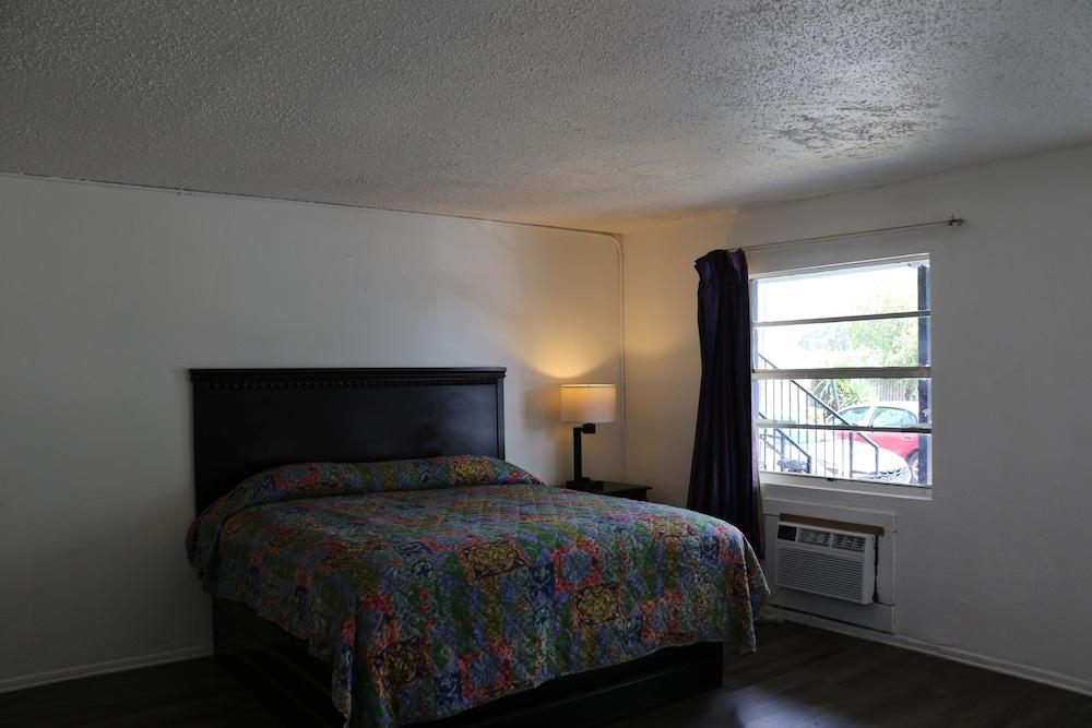 Dunedin Cove Motel photo 16