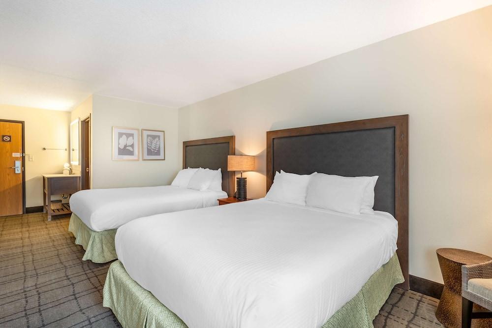 Best Western Plus University Park Inn & Suites photo 75