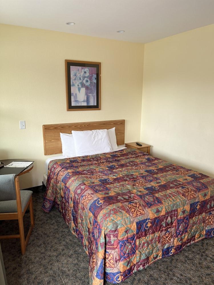 All Star Inn & Suites photo 20