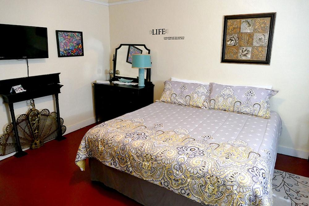 Historic Whiting Hotel Suites photo 41