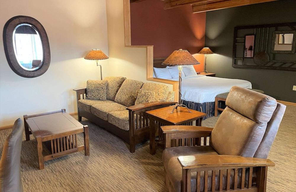 Crossroads Hotel and Event Center photo 58