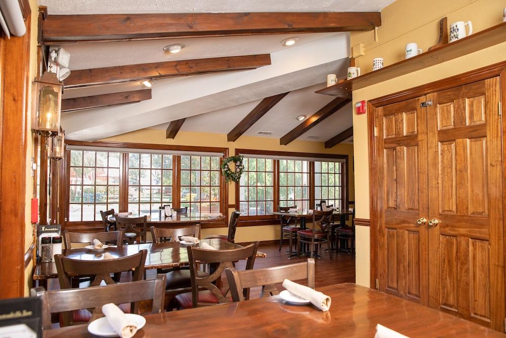 Plumsteadville Inn photo 15