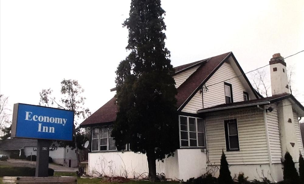 Economy Inn Ithaca photo 1