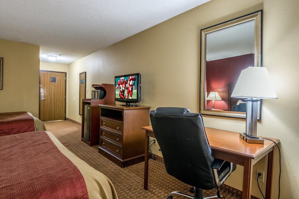 Red Roof Inn & Suites Little Rock photo 7