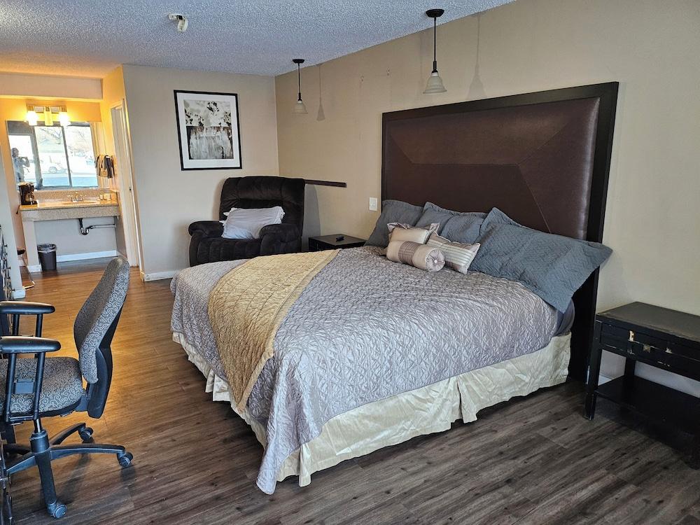 Home Away Inn LLC Laramie photo 7
