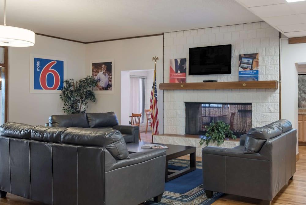 Studio 6 - Colorado Springs - Air Force Academy photo 2