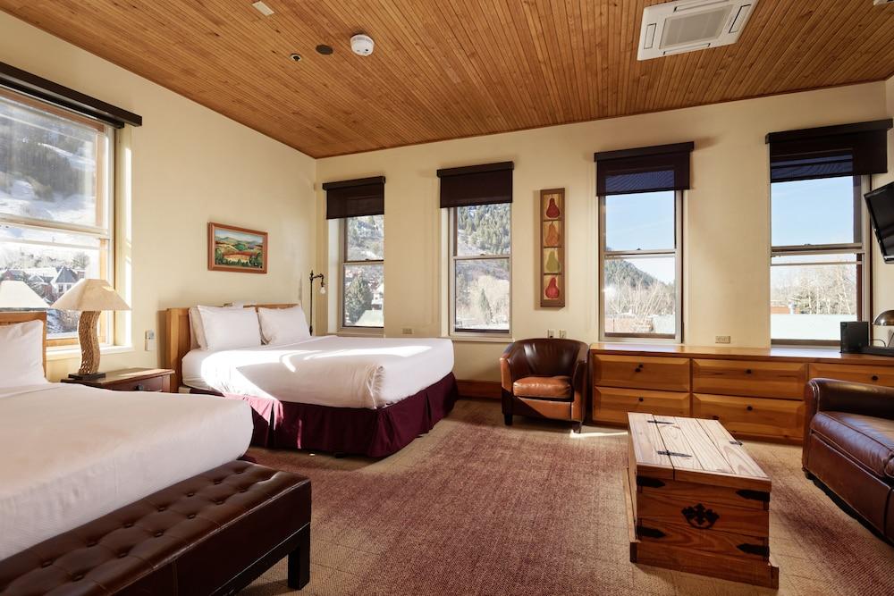 Independence Square Lodge by Frias photo 80