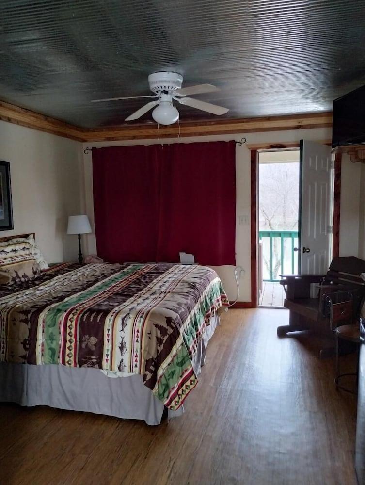 Anglers Riverfront Motel photo 14