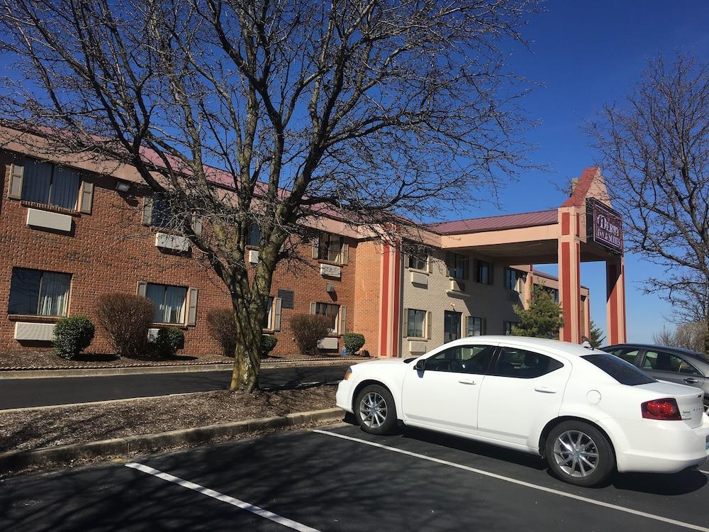 Derby Inn & Suites — hotel in Nicholasville