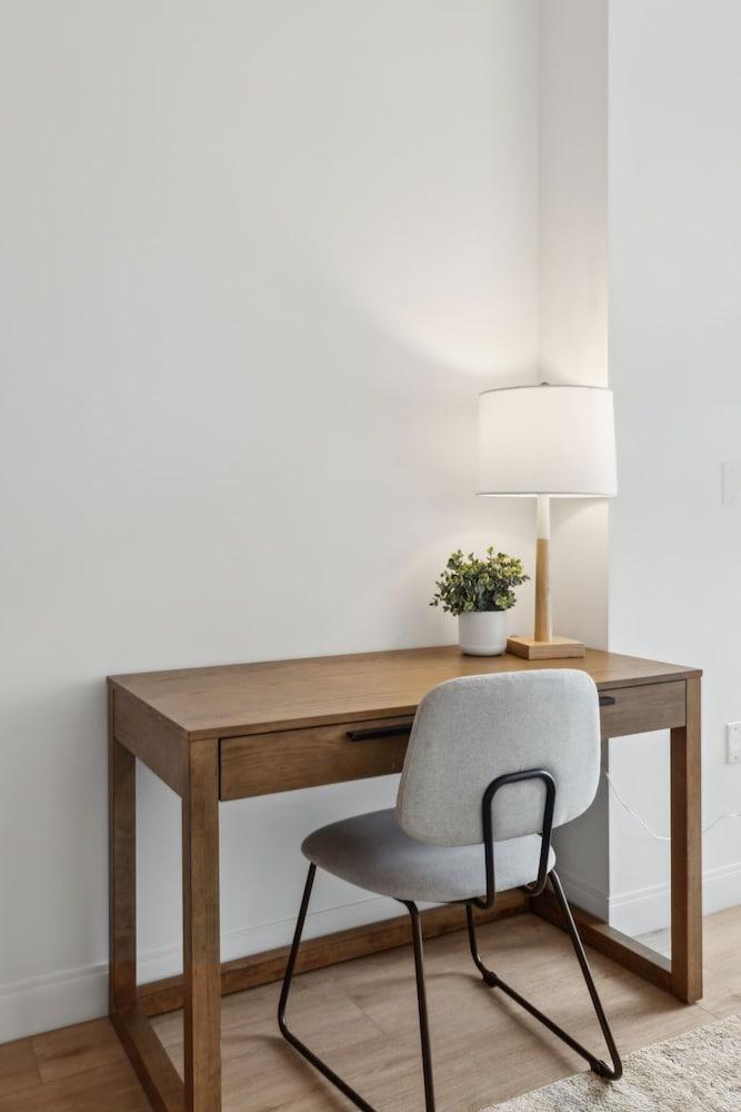 Placemakr Buzzard Point photo 27