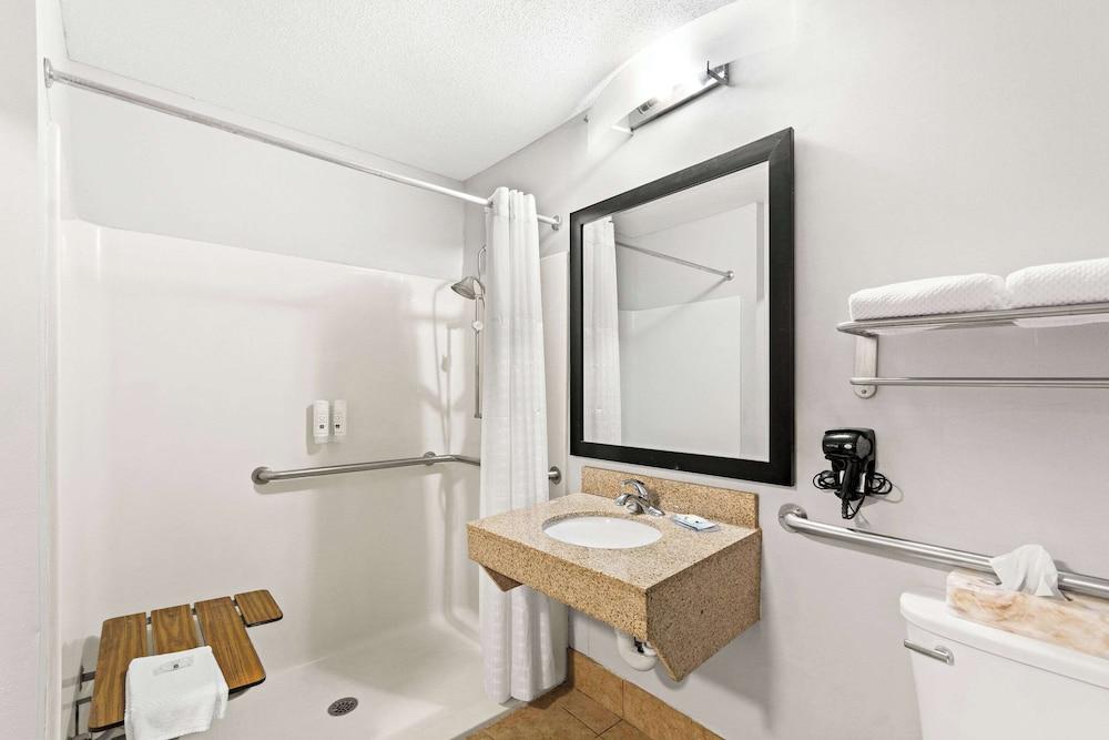 Quality Inn Dry Ridge photo 28