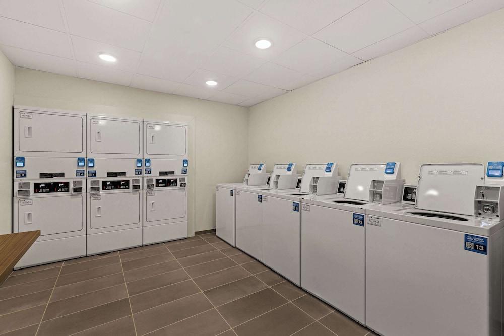 Everhome Suites Amarillo West - Medical Center photo 3
