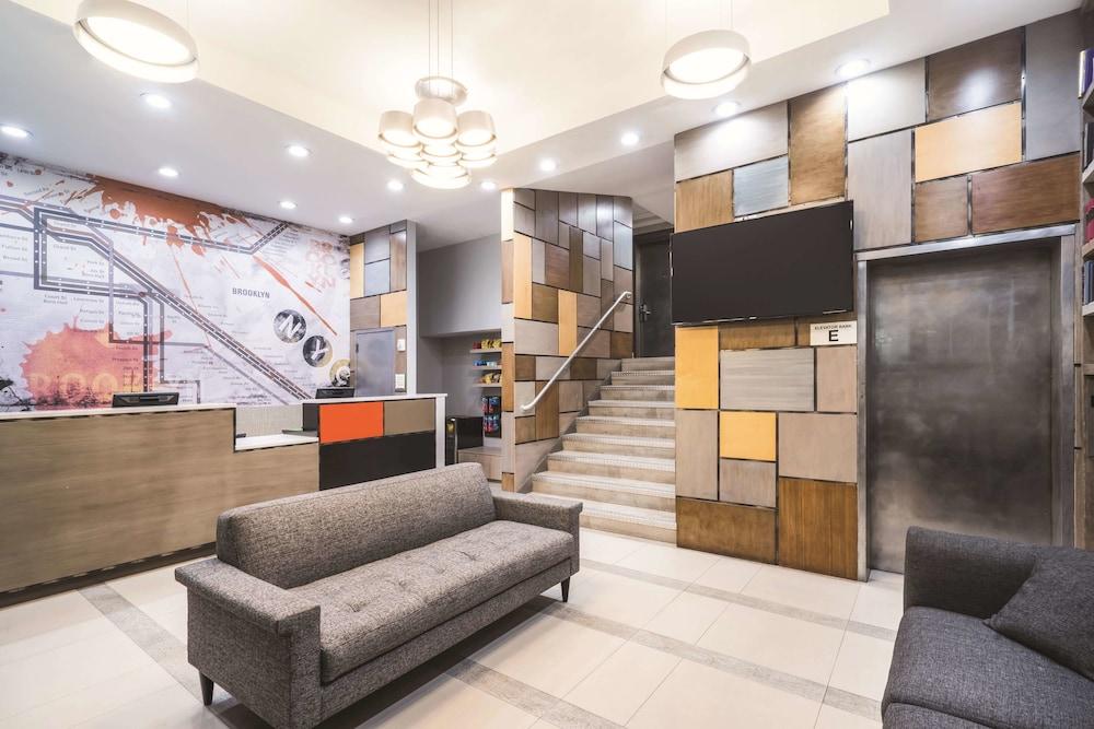 La Quinta Inn & Suites by Wyndham Brooklyn Downtown photo 16