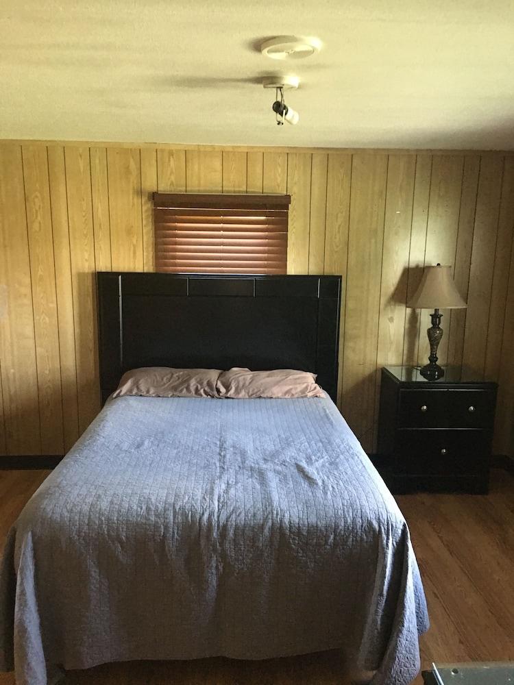Cadiz Motel by OYO on route 250 photo 5