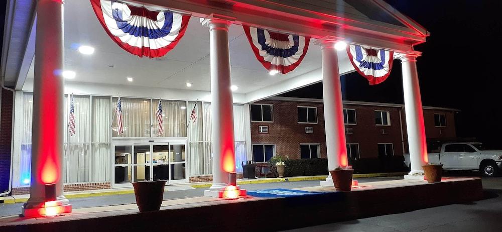 Americas Best Value Inn & Suites Phenix City photo 29