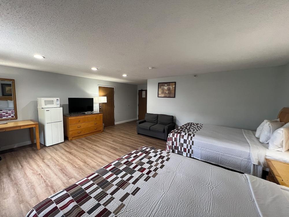 Economy 7 Inn - Norfolk photo 23
