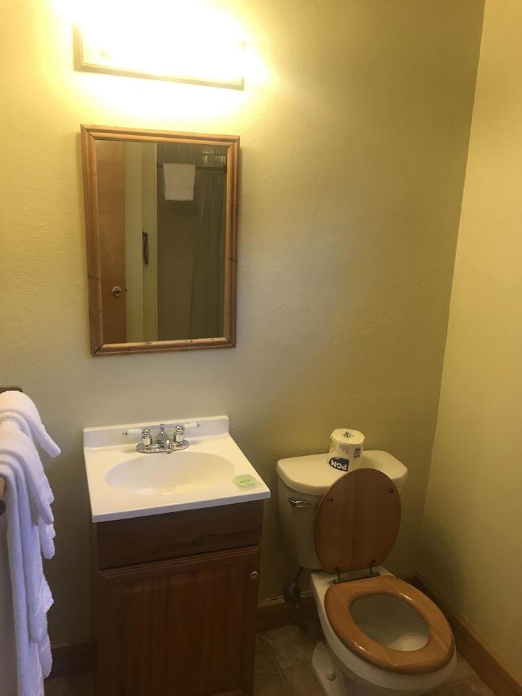 Prospector Motel photo 24