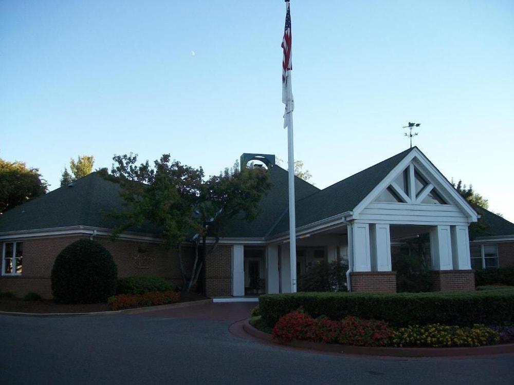 Poplar Inn and Suites photo 23