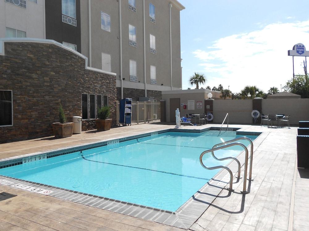 Holiday Inn Express and Suites Corpus Christi North by IHG photo 10