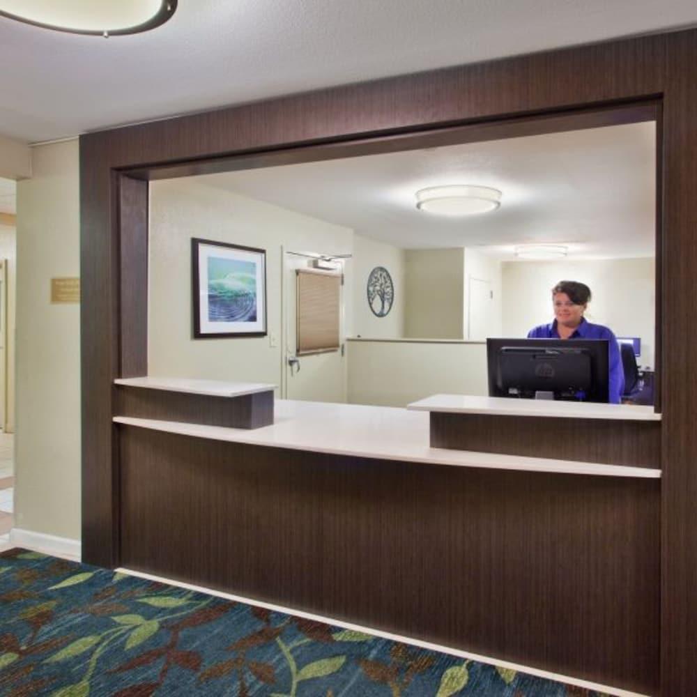Sonesta Simply Suites Birmingham Hoover photo 7