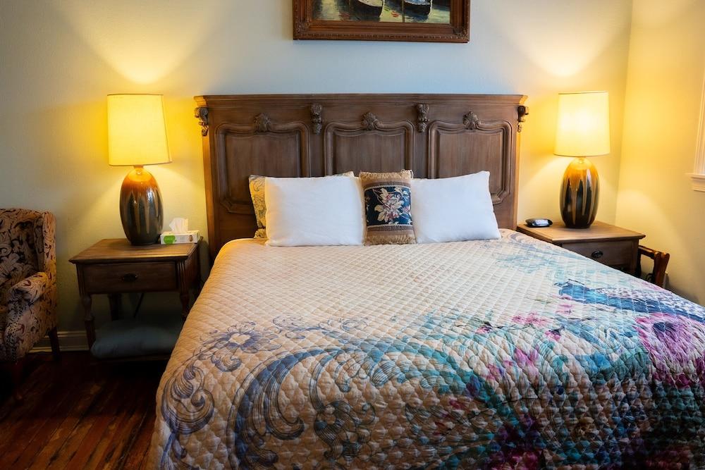 Oak Tree Hotel photo 69