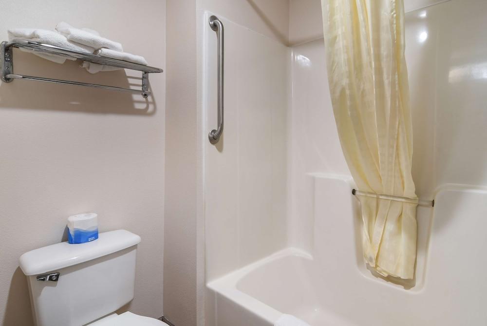 SureStay Plus Hotel by Best Western Tarboro photo 21