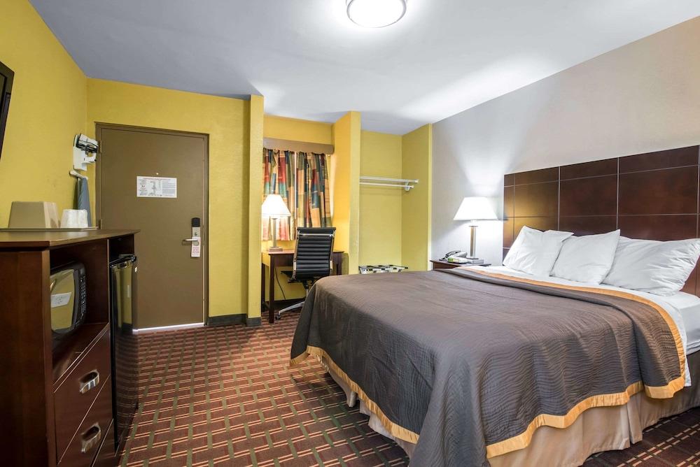 Rodeway Inn Towanda photo 12