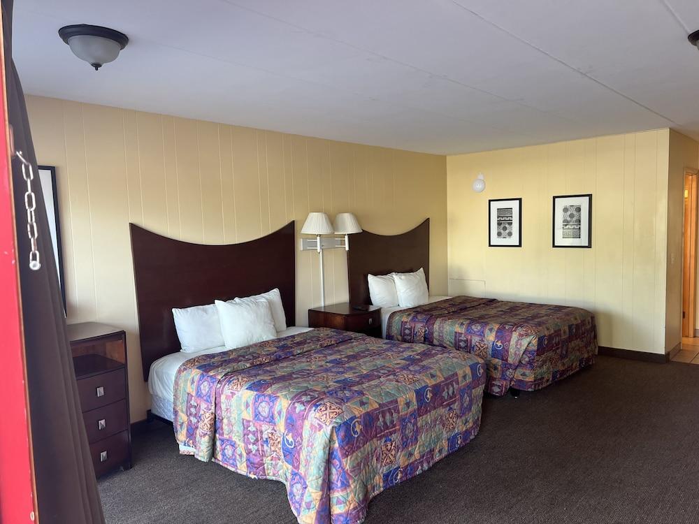 All Star Inn & Suites photo 46