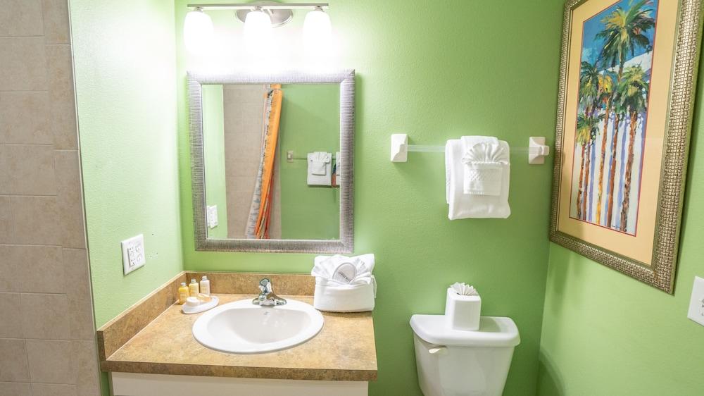 Barefoot Suites photo 71