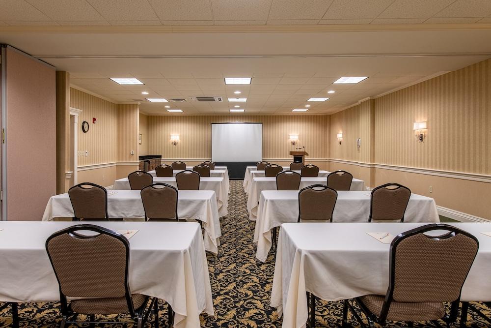 AmishView Inn and Suites photo 28